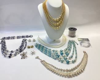 VINTAGE COSTUME JEWELRY VINTAGE COSTUME JEWELRY