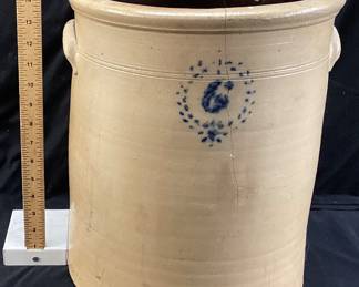 ANTIQUE 6gal SALT GLAZED STONEWARE CROCK, 15in H CRACK IN THE FRONT NO SHIPPING PICKUP ONLY