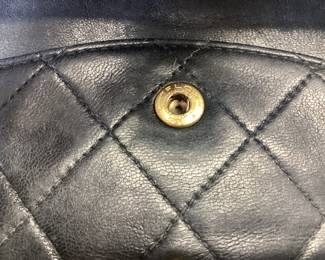 VINTAGE CHANEL CLASSIC DOUBLE FLAP QUILTED LAMBSKIN MEDIUM BLACK BAG