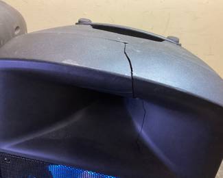 PAIR OF ION AUDIO PRO GLOW 1500 HIGH POWER PORTABLE BLUETOOTH PA SPEAKERS & ION AUDIO GAME DAY LIGHTS PORTABLE BLUETOOTH SPEAKER MID-RANGE SPEAKER ON 1 ION SPEAKER NEEDS REPLACING, CRACK AT THE TOP OF 1 SPEAKER NO SHIPPING PICKUP ONLY