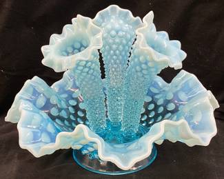 VTG. FENTON BLUE OPALESCENT HOBNAIL 3-HORN EPERGNE JACK-IN-THE-PULPIT STYLE, 6.5in H