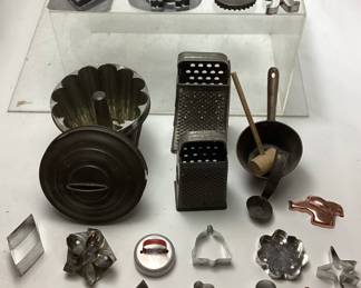  ASSORTED BAKING, BUNDT PAN, COOKIE CUTTERS, BOX GRATERS, SIFTER