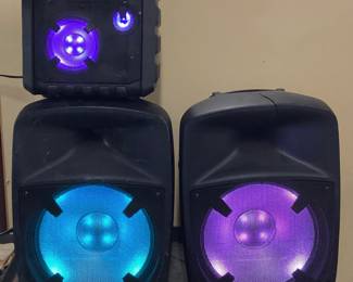 PAIR OF ION AUDIO PRO GLOW 1500 HIGH POWER PORTABLE BLUETOOTH PA SPEAKERS & ION AUDIO GAME DAY LIGHTS PORTABLE BLUETOOTH SPEAKER MID-RANGE SPEAKER ON 1 ION SPEAKER NEEDS REPLACING, CRACK AT THE TOP OF 1 SPEAKER NO SHIPPING PICKUP ONLY
