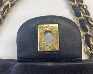 VINTAGE CHANEL CLASSIC DOUBLE FLAP QUILTED LAMBSKIN MEDIUM BLACK BAG