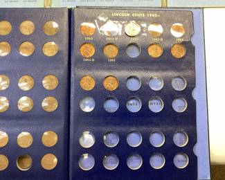 LARGE PENNY COLLECTION FROM 1909 TO 1968 WHEAT PENNIES TO LINCOLN MEMORIAL. GREAT COLLECTORS BOOKS AND JAR OF WHEAT PENNIES