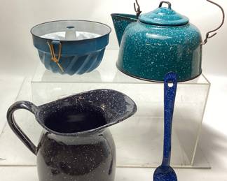 (4) VTG. ENAMELWARE TEA POT, PITCHER, SPOON & USN VOLLRATH PITCHER & KETTLE