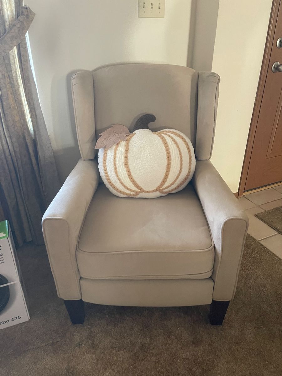 Reclining side chair