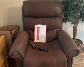 Lift chair in great condition