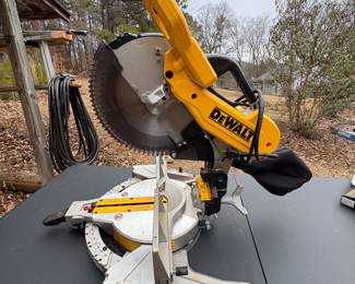 DeWalt Double Bevel Compound Miter Saw