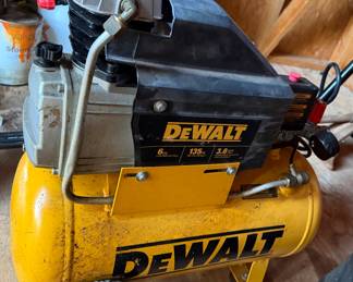 De Walt 6 Gallon Air Compressor