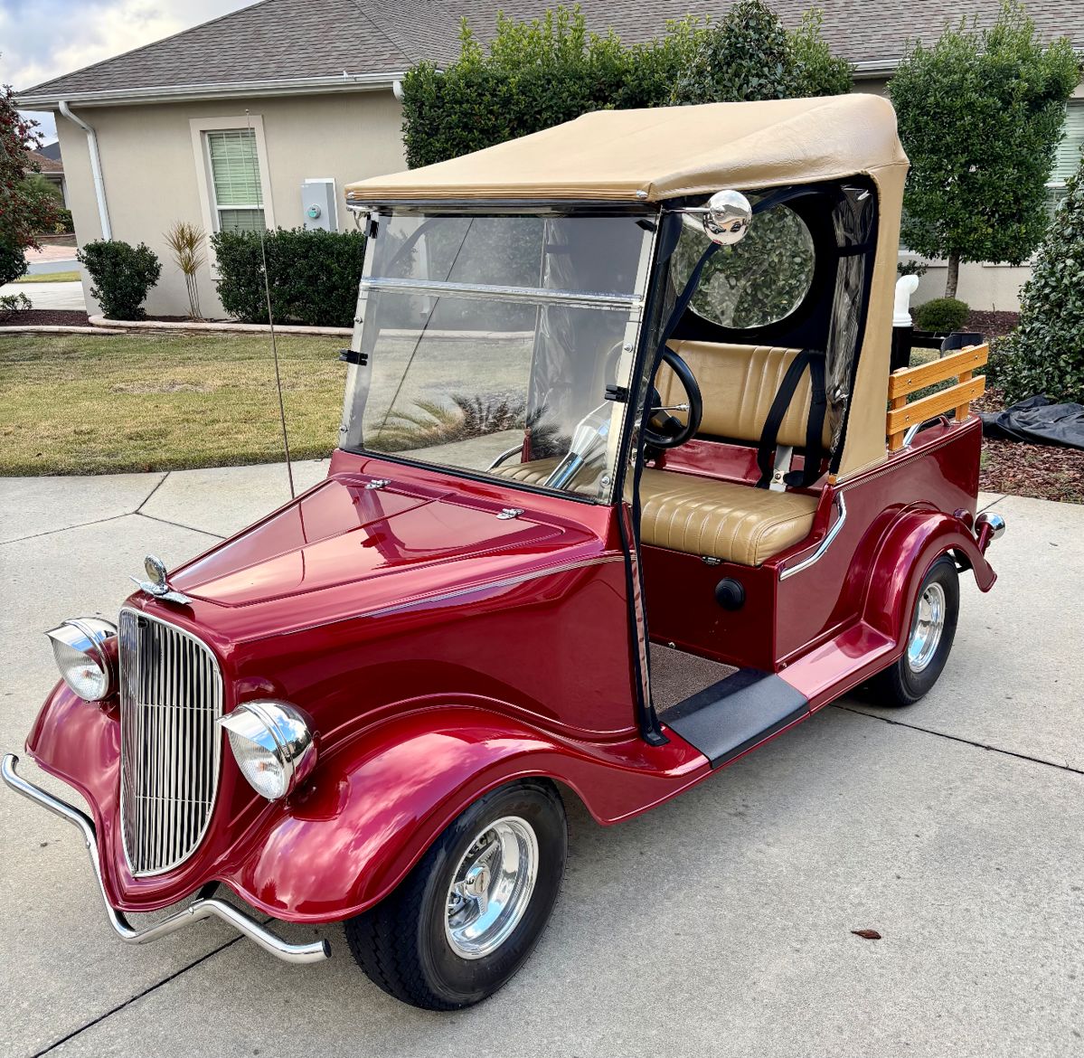 Remember Elliot Ness hanging onto the side of this roadster holding a Thompson Machine Gun.  