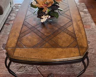 Coffee Table w 2 End Tables