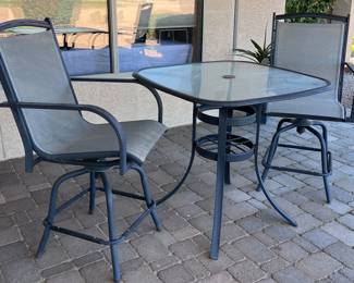 Patio Pub Style Table w 2 Chairs