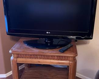LG TV 37", End Table