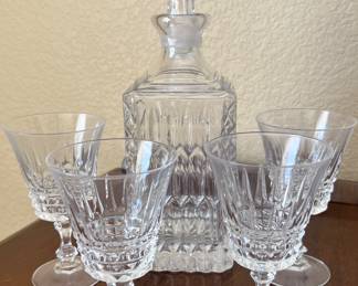 Crystal Decanter w 4 Glasses