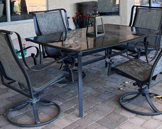 Patio Rectangular Table w 4 Swivel Chairs