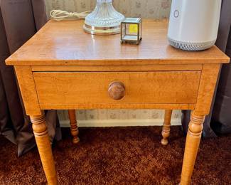 Beautiful Birdseye Maple End Table w/Drawer