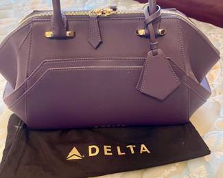 Very well kept and firm, no creases