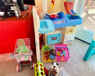 Play kitchen and other toys