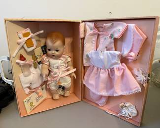 Tiny Tears baby. Never opened. A little faded on the outside case