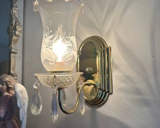Sconces match chandelier. Also 2 smaller chandeliers - all match