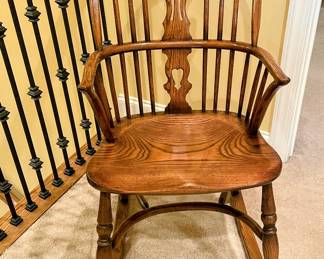 Beautiful vintage Windsor Rocker in PERFECT condition