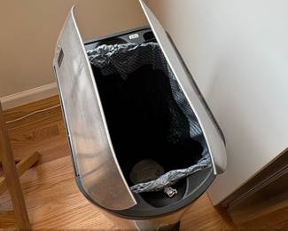 Simplehuman L Rectangular Butterfly Lid Step Trash Can third image