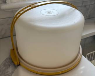 Vintage Tupperware Cake Taker with Handle Harvest Gold Base