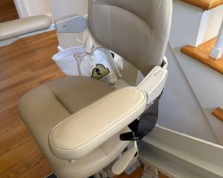 10Dec 12 2025 07 19pm8FXw