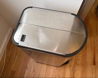 Simplehuman L Rectangular Butterfly Lid Step Trash Can second image