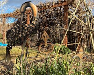 Metal crane, fleur des lis hose guide (pair)