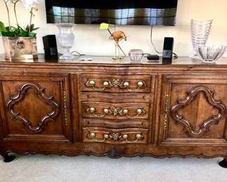 Very handsome early 19th c. French Provincial figured walnut sideboard