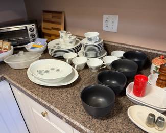 Dishes, small counter oven