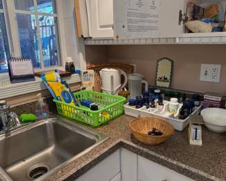 Misc kitchen, vitamins