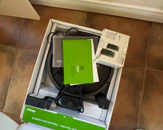 iRobot Roomba Robotic Vacuum Cleaner second image