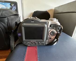 Sony Mavica MVCCD Digital Still Camera second image