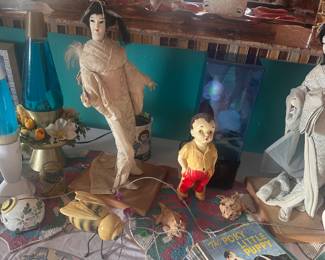 Beautiful Boho Art and Furniture. Lots of Southwest/Indigenous Paintings and prints. Furniture and Figurines. European Antiques, Unique Christmas Decor/Ornaments, Kitchenware, Salt & Pepper Shakers, Pots & Pans, Lamps, Patio Furniture, Potted Plants, Blankets/Linens, Decorative Throw Pillows, CDs, New Age Decor, Art Books, UFO Books, Glassware, Vases, Jewelry Boxes, Mirrors, Shelving Units, TVs, Tiger/Big Cat Decor, Wolf Decor, Angel Decor, Signed Artwork, Ocean decor, Greek inspired paintings, Rococo Tapestries, Light Fixtures (pendant lights), etc. LED recessed lighting, 70s Victorian Revival Wicker Furniture, Chinese Wood Vanity, The Rain Shower head, vacuums, fans, humidifiers. Toaster, air fryer, toaster oven, coffee maker, espresso machine. 