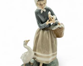 Lladro 4568 Shepherdess with Ducks Figurine