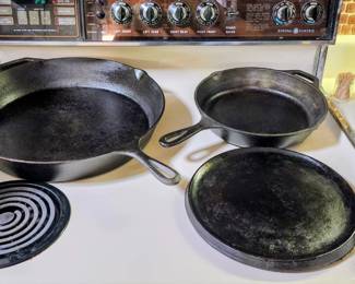 Cast Iron Skillet Set – Wagner Ware & Lodge