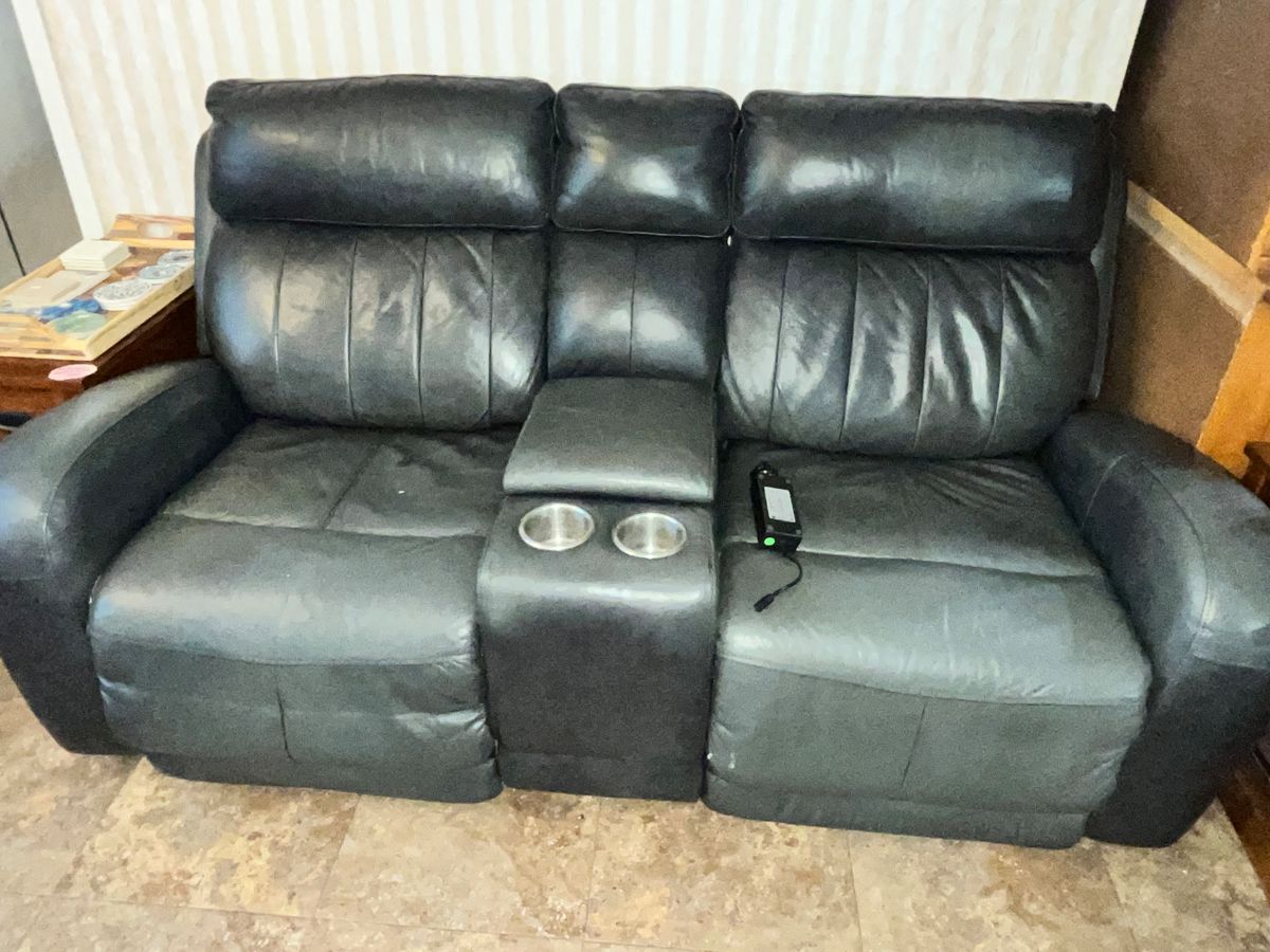 LEATHER, POWER MOTION GROUP! DUAL RECLINER