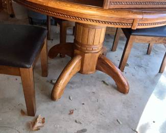 HEAVY PEDESTAL TABLE w/ LEAF