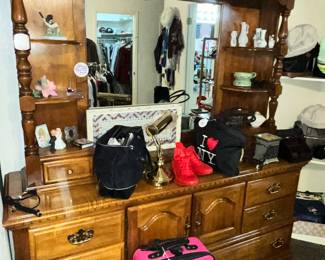 DRESSER & HUTCH MIRROR