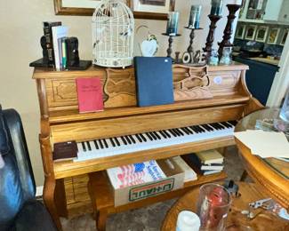 "SAMICK" SPINET-STYLE PIANO & BENCH