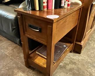 MISSION OAK SIDE TABLE