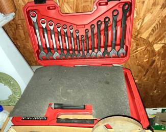 WRENCH SET