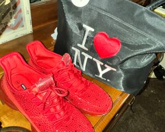 AMAZING GROUPING OF SMART, TRENDY ITEMS!!