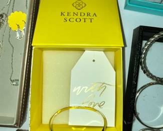 KENDRA SCOTT SILVER BRACELET