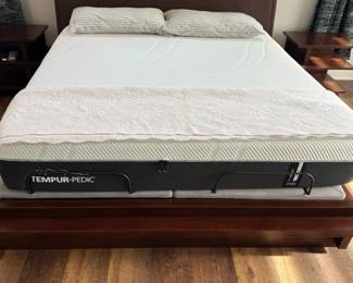 King Size Bed with Tempur-Pedic Mattress