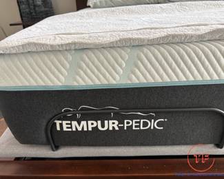 King Size Bed with Tempur-Pedic Mattress