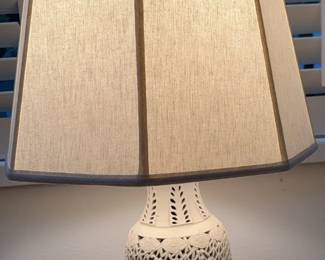 Vintage Porcelain Chinoiserie Lamp